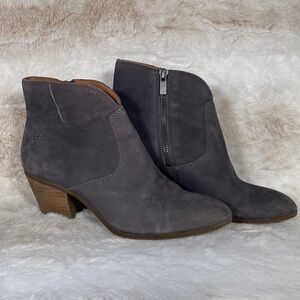 FRYE BOOTS gray leather bootie size 8M